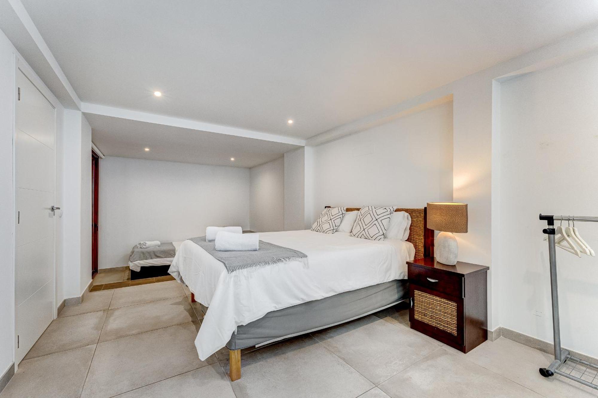 Fabulous Contemporary 5 Bedroom Villa With Private Heated Pool, Sleeps Max 13 Callao Salvaje Exterior photo