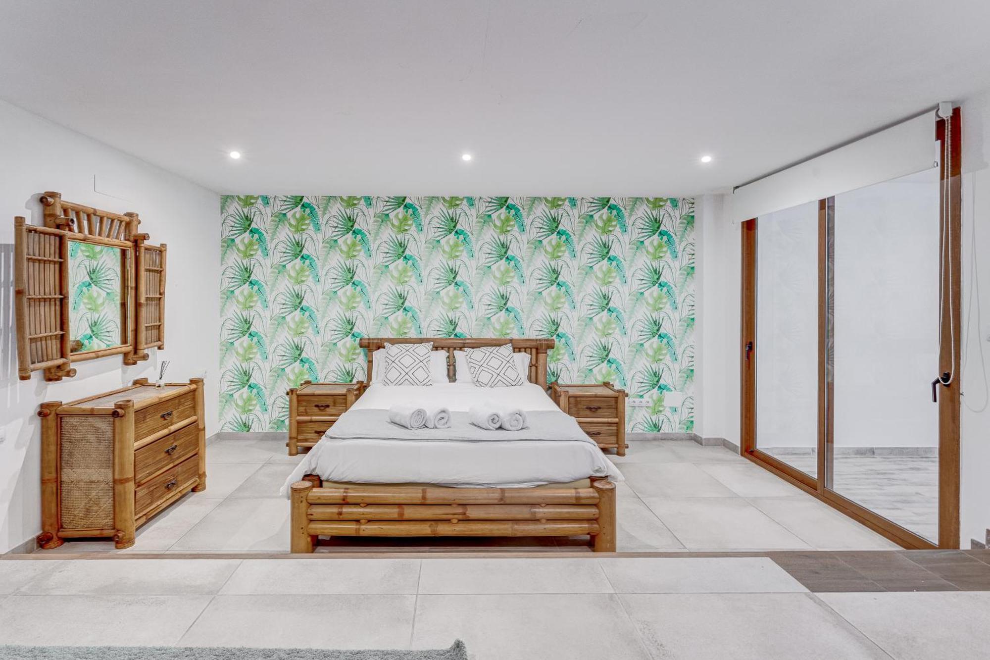 Fabulous Contemporary 5 Bedroom Villa With Private Heated Pool, Sleeps Max 13 Callao Salvaje Exterior photo