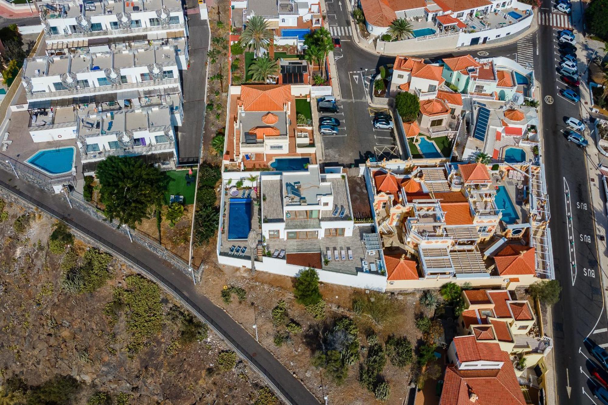 Fabulous Contemporary 5 Bedroom Villa With Private Heated Pool, Sleeps Max 13 Callao Salvaje Exterior photo