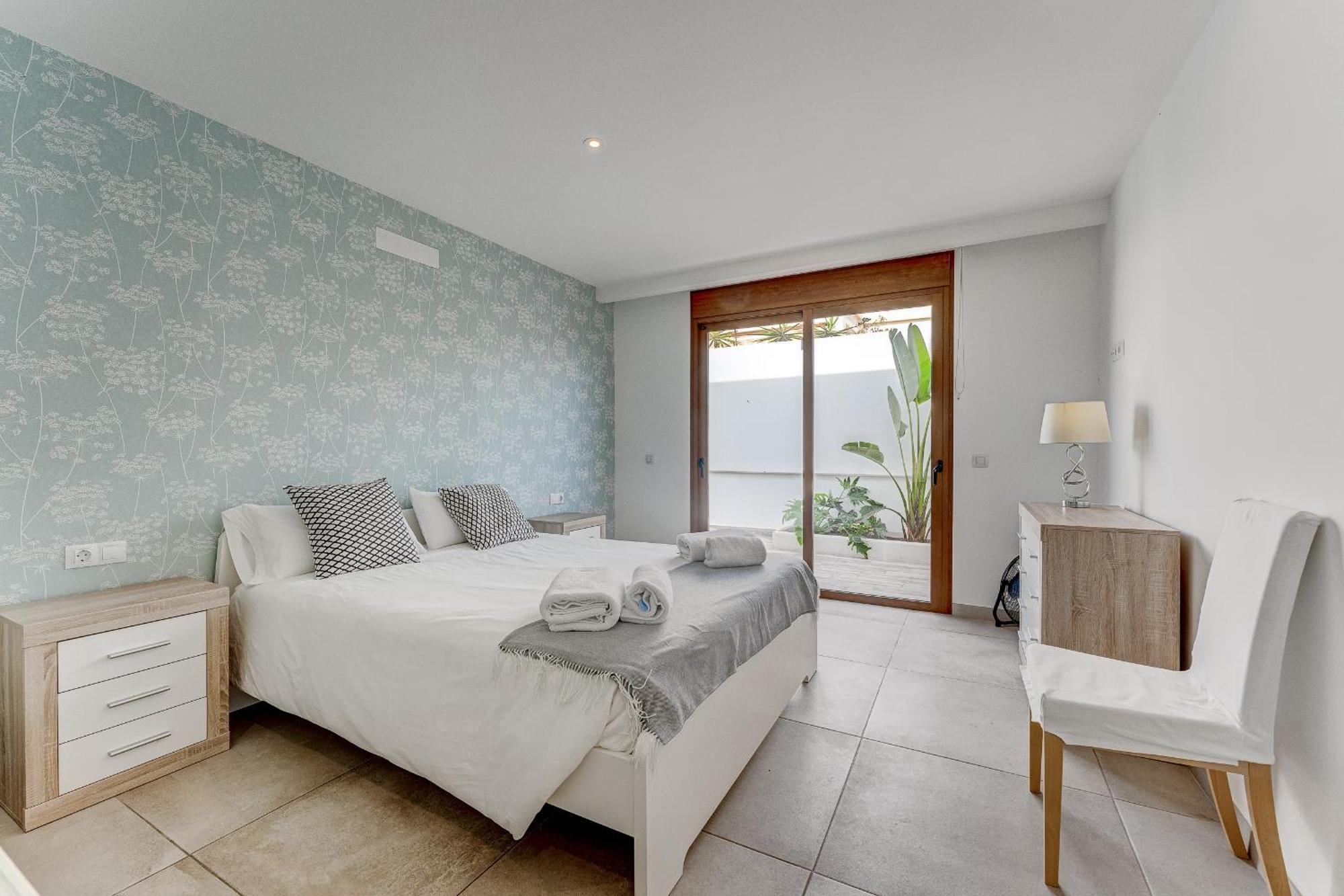 Fabulous Contemporary 5 Bedroom Villa With Private Heated Pool, Sleeps Max 13 Callao Salvaje Exterior photo
