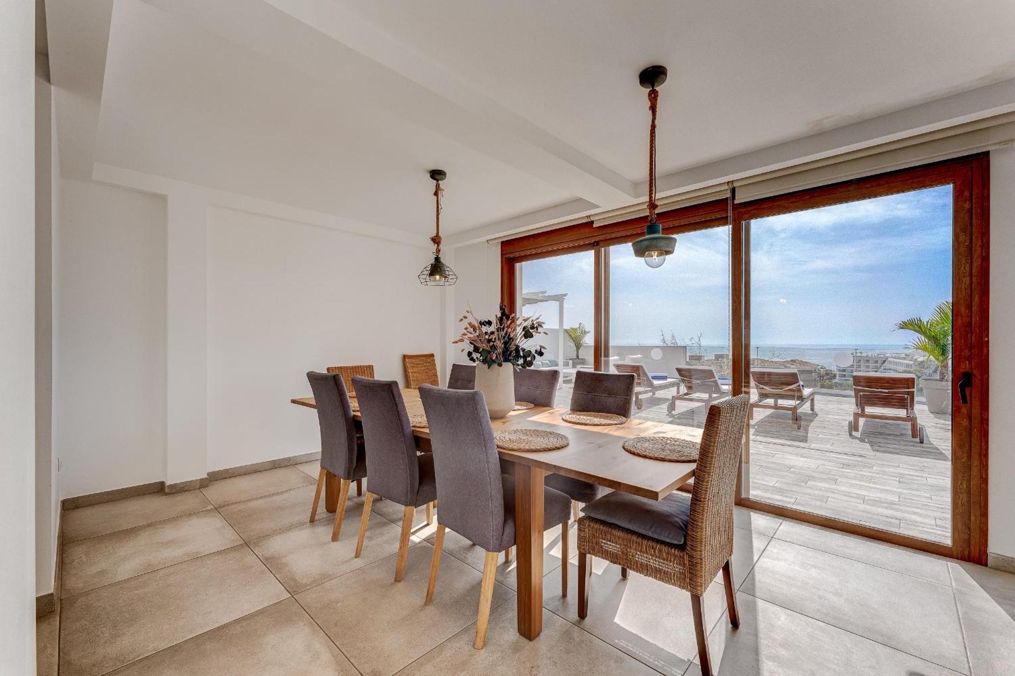 Fabulous Contemporary 5 Bedroom Villa With Private Heated Pool, Sleeps Max 13 Callao Salvaje Exterior photo
