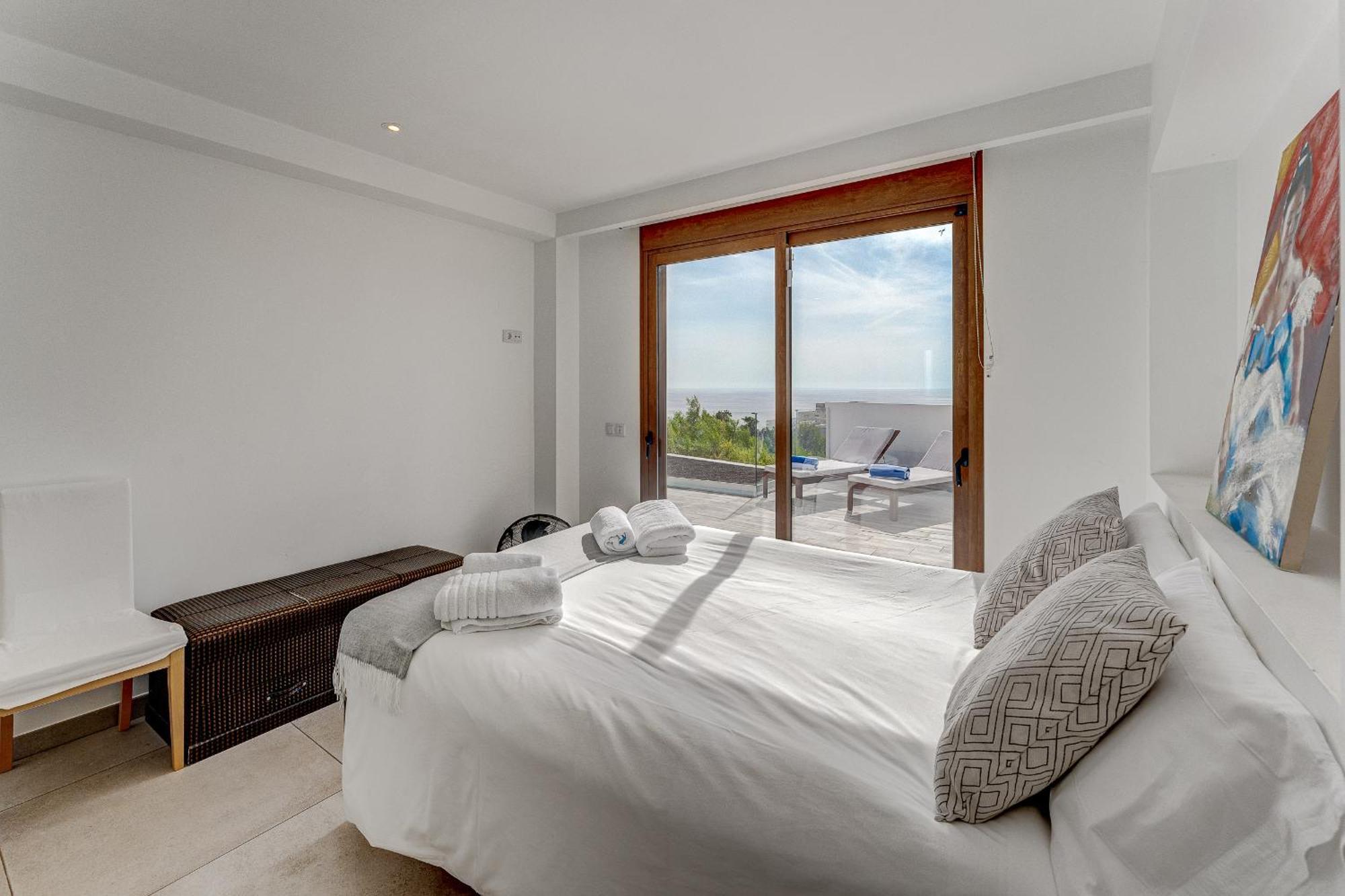 Fabulous Contemporary 5 Bedroom Villa With Private Heated Pool, Sleeps Max 13 Callao Salvaje Exterior photo