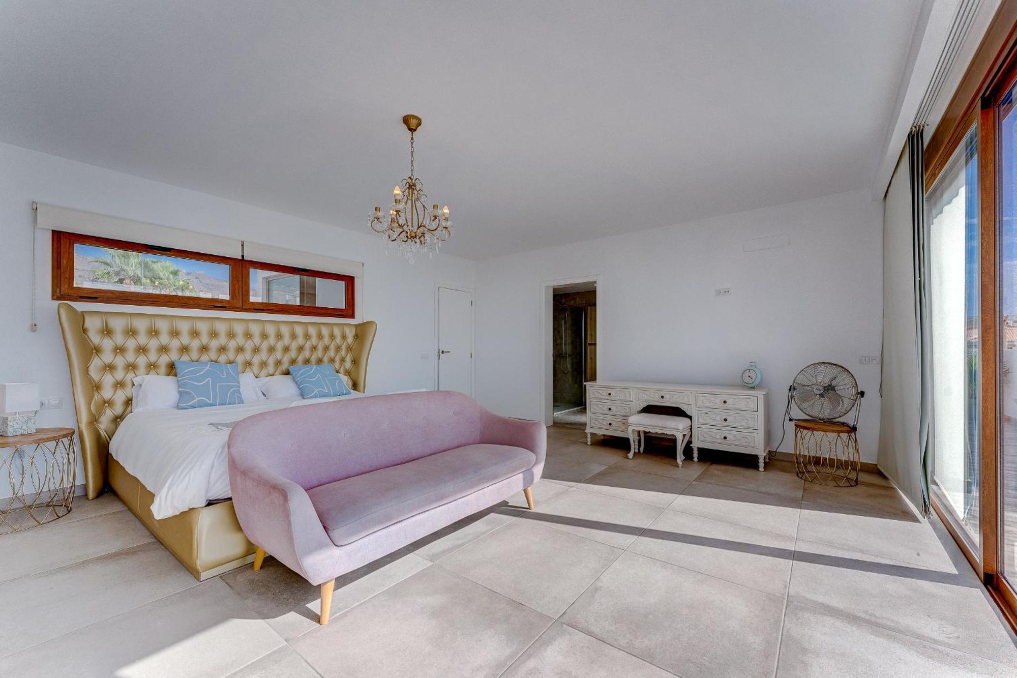 Fabulous Contemporary 5 Bedroom Villa With Private Heated Pool, Sleeps Max 13 Callao Salvaje Exterior photo