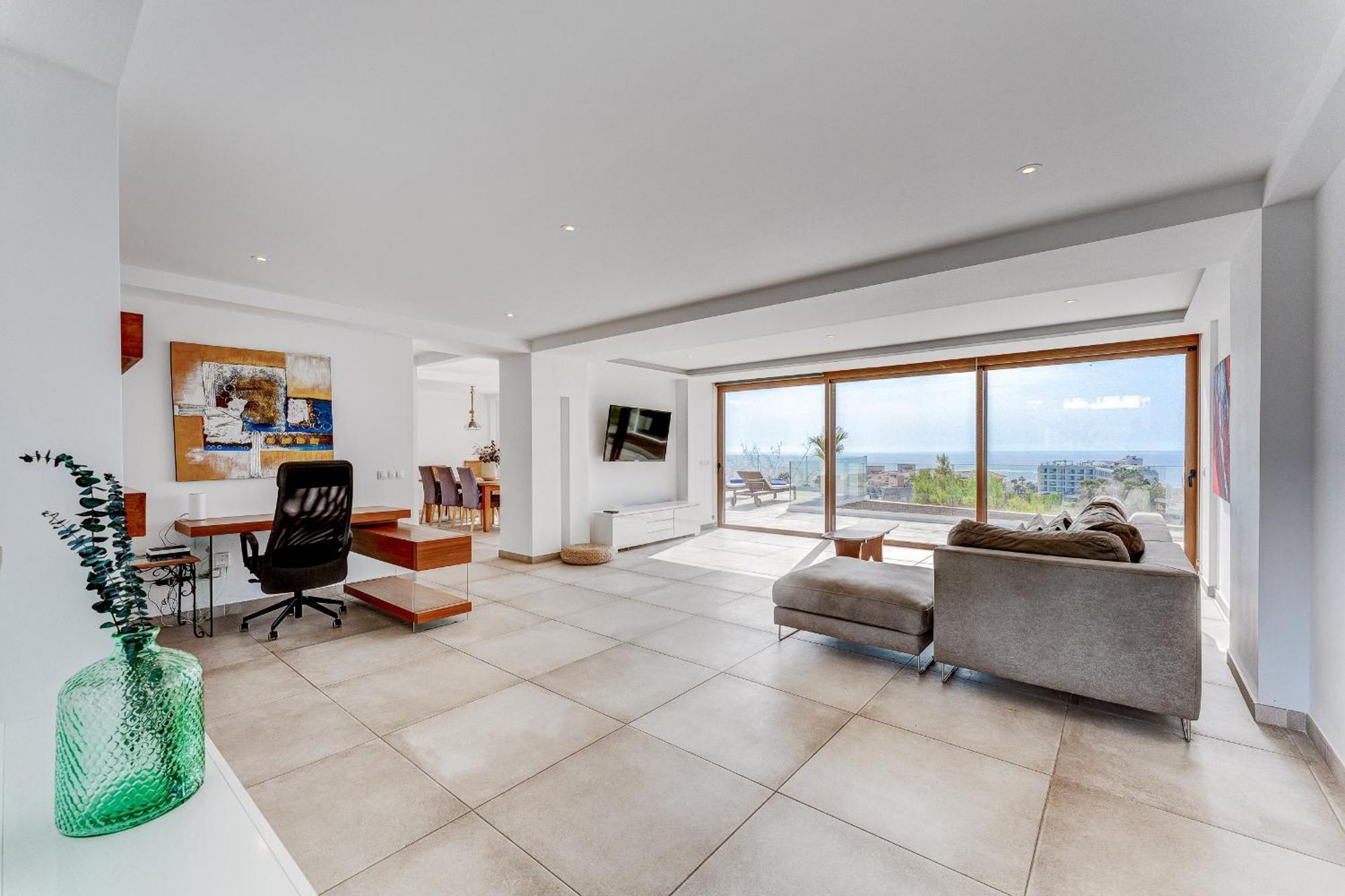 Fabulous Contemporary 5 Bedroom Villa With Private Heated Pool, Sleeps Max 13 Callao Salvaje Exterior photo