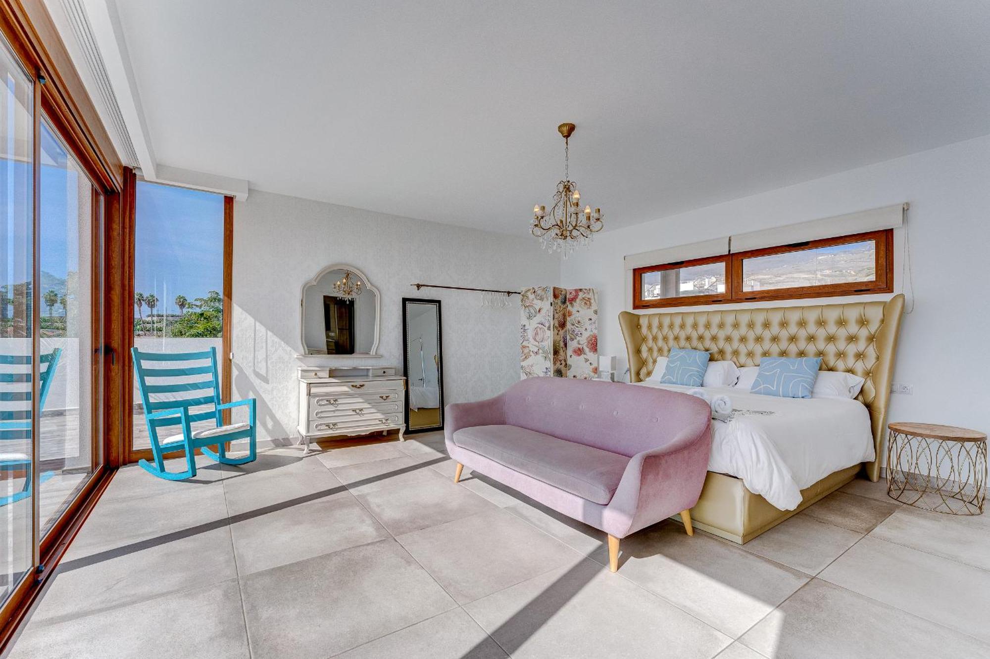 Fabulous Contemporary 5 Bedroom Villa With Private Heated Pool, Sleeps Max 13 Callao Salvaje Exterior photo