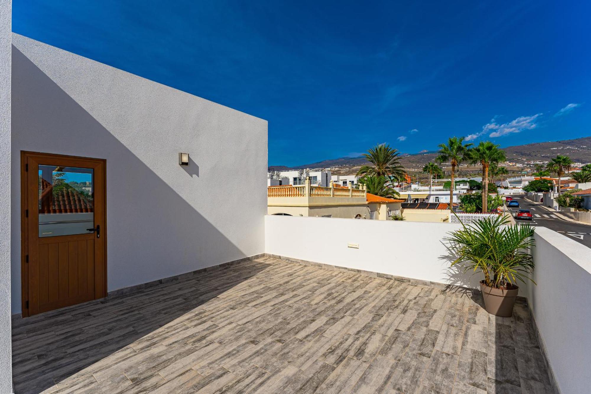 Fabulous Contemporary 5 Bedroom Villa With Private Heated Pool, Sleeps Max 13 Callao Salvaje Exterior photo