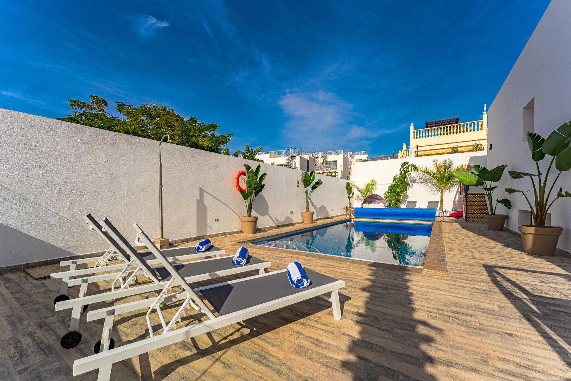 Fabulous Contemporary 5 Bedroom Villa With Private Heated Pool, Sleeps Max 13 Callao Salvaje Exterior photo