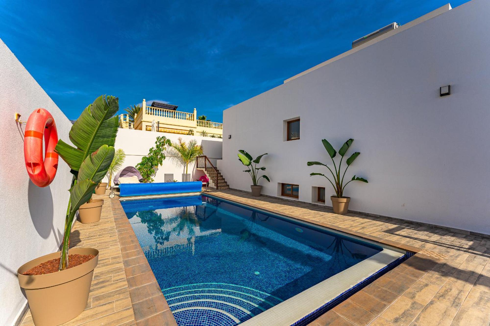 Fabulous Contemporary 5 Bedroom Villa With Private Heated Pool, Sleeps Max 13 Callao Salvaje Exterior photo
