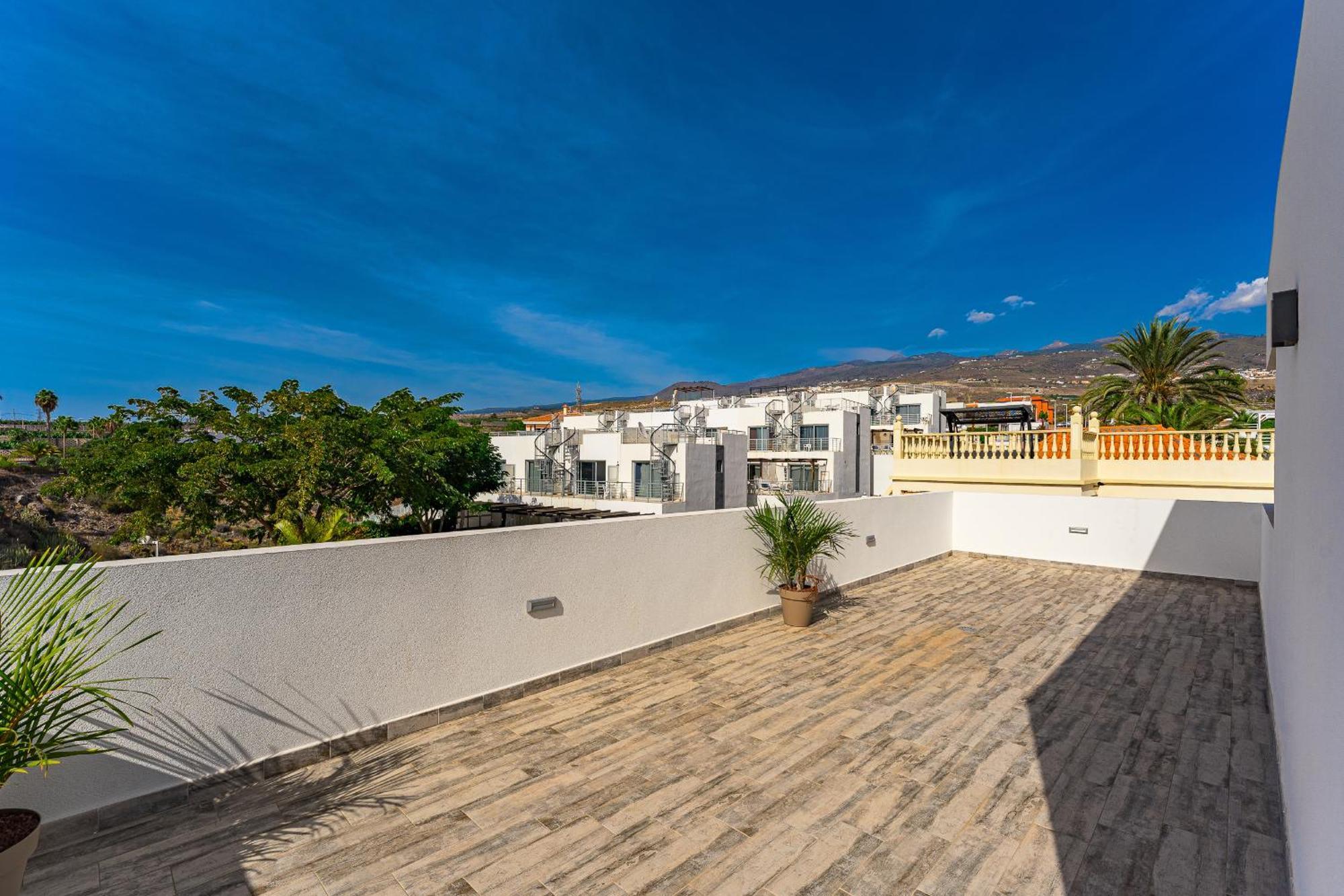 Fabulous Contemporary 5 Bedroom Villa With Private Heated Pool, Sleeps Max 13 Callao Salvaje Exterior photo