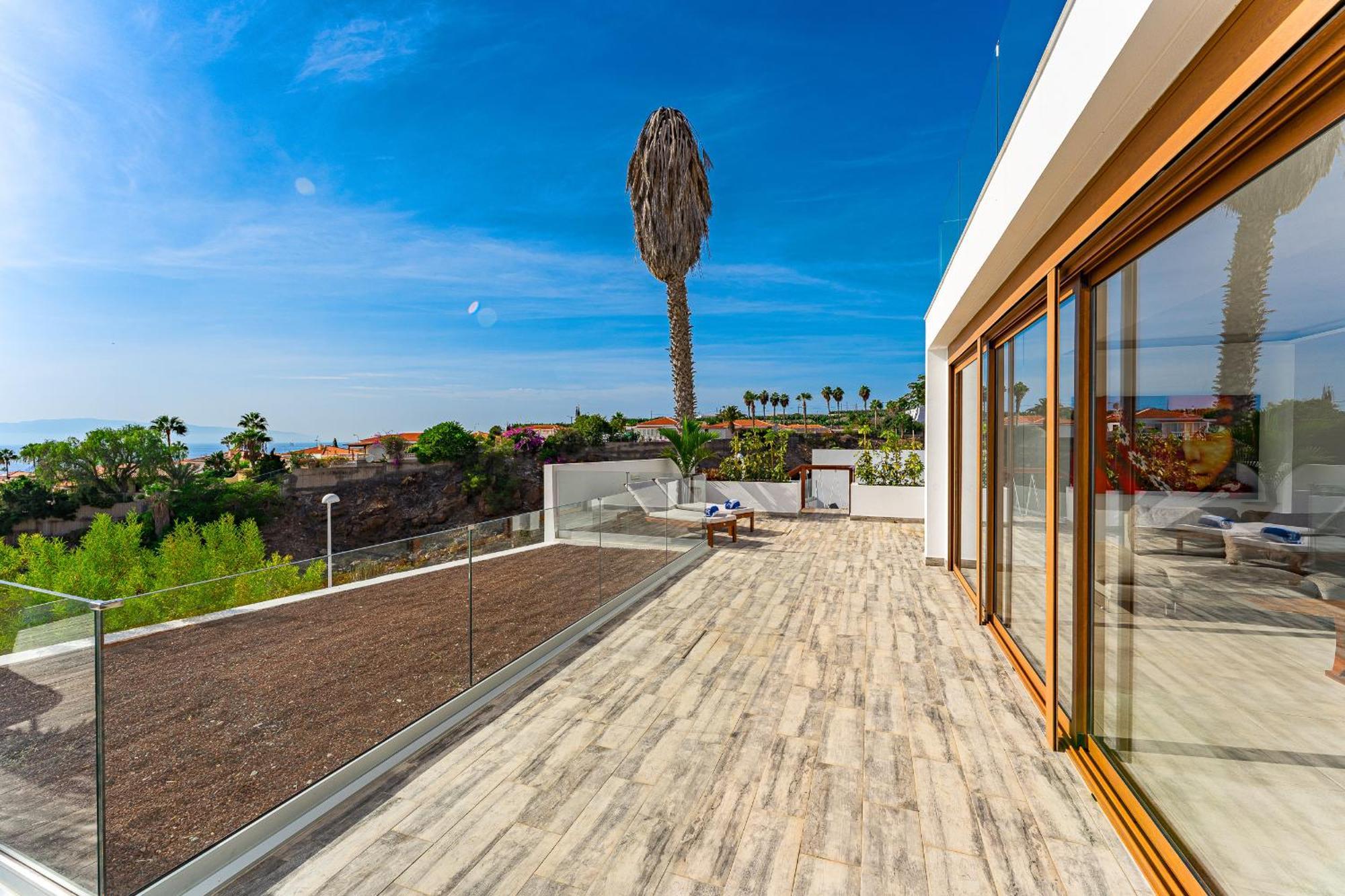 Fabulous Contemporary 5 Bedroom Villa With Private Heated Pool, Sleeps Max 13 Callao Salvaje Exterior photo